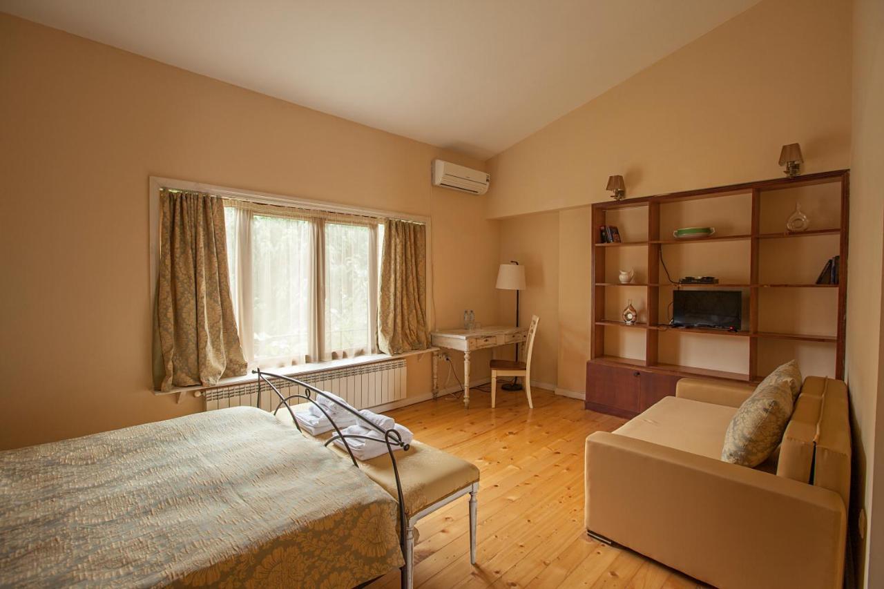 Caravan Villa Tbilisi Exteriör bild