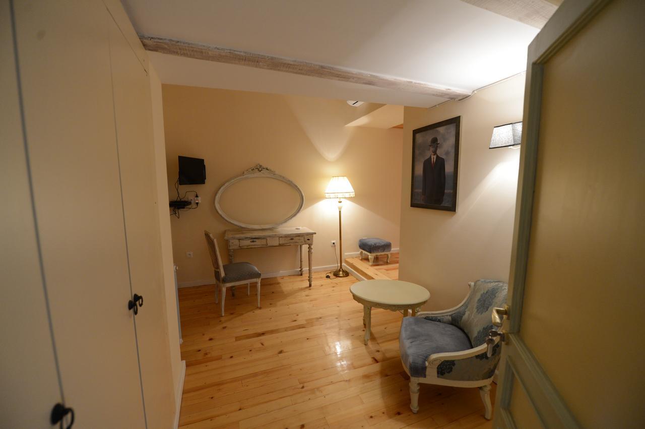 Caravan Villa Tbilisi Exteriör bild
