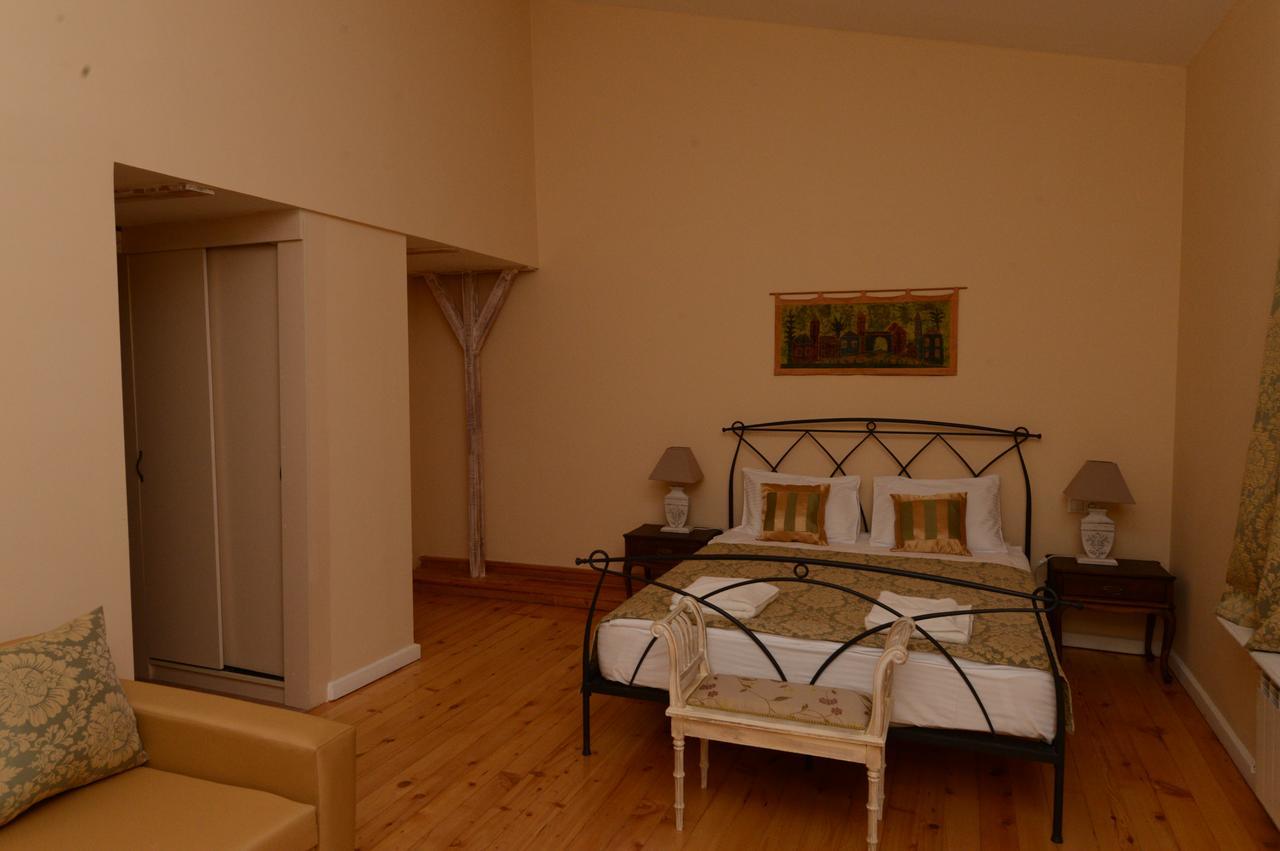 Caravan Villa Tbilisi Exteriör bild