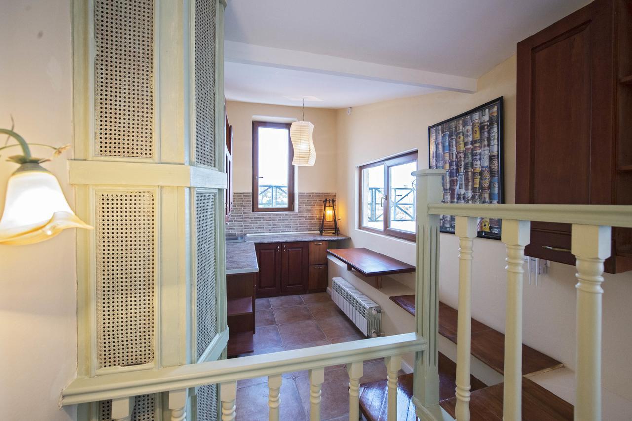 Caravan Villa Tbilisi Exteriör bild
