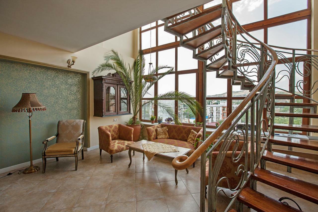 Caravan Villa Tbilisi Exteriör bild