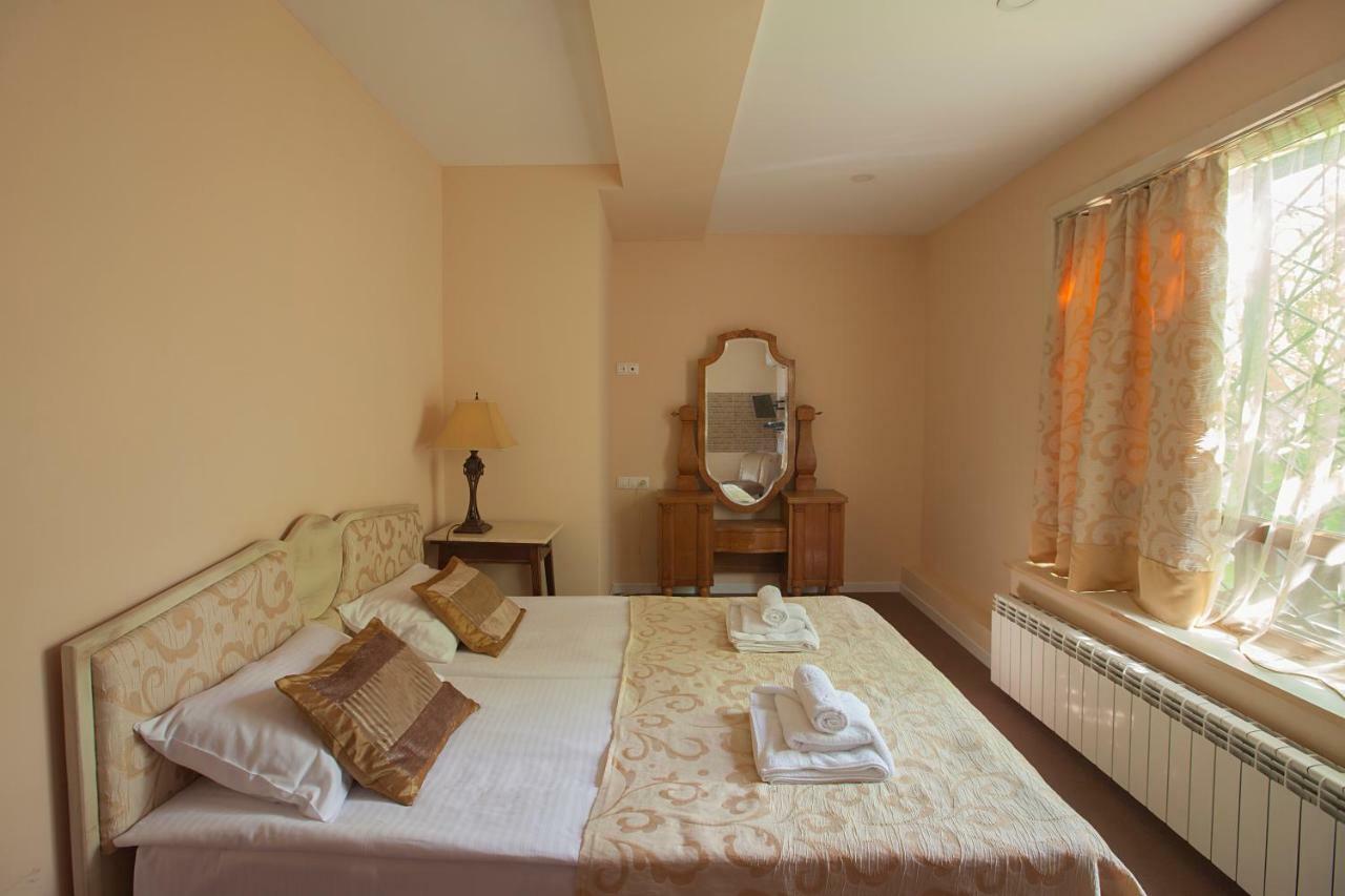 Caravan Villa Tbilisi Exteriör bild