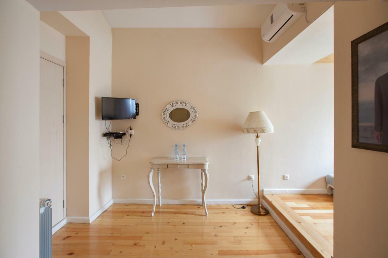 Caravan Villa Tbilisi Exteriör bild